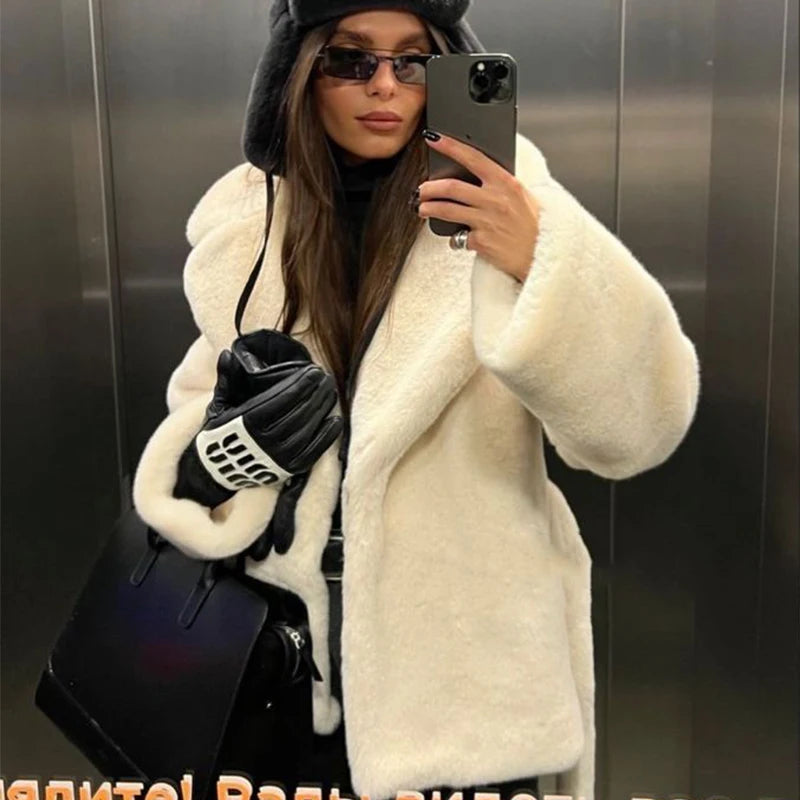Chic White Belted Faux Fur Coat: A Statement of Timeless Elegance