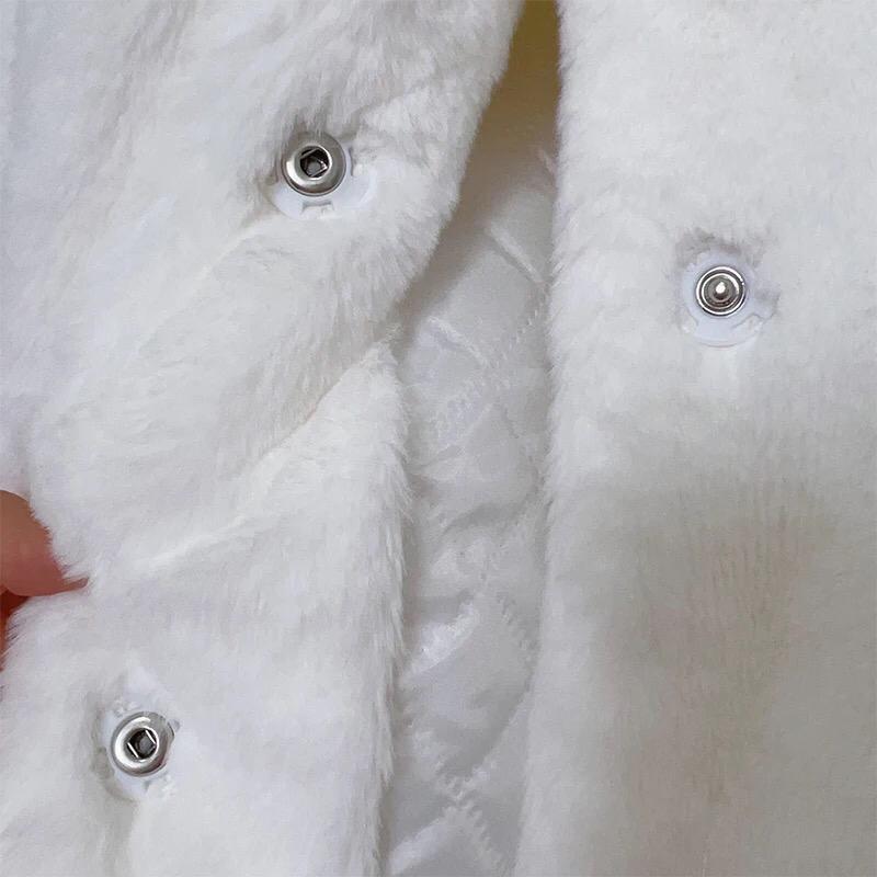 Chic White Belted Faux Fur Coat: A Statement of Timeless Elegance