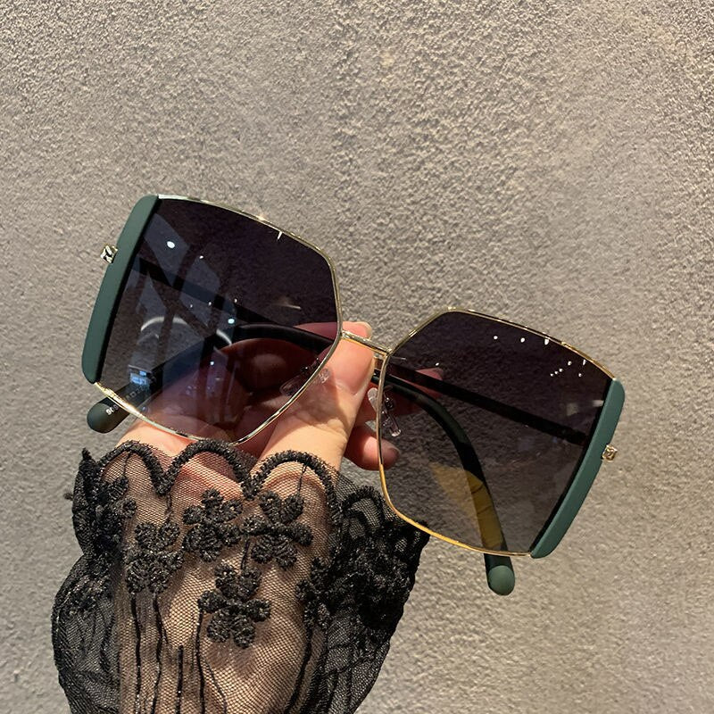 Oversize Sunglasses - Orchid Unique