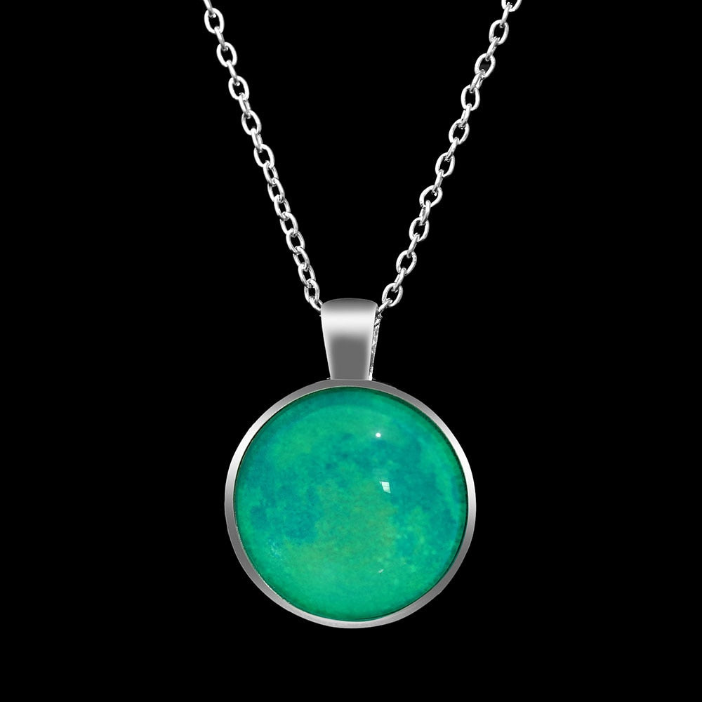 Vintage Glowing Moonstone Pendant Necklace - Orchid Unique