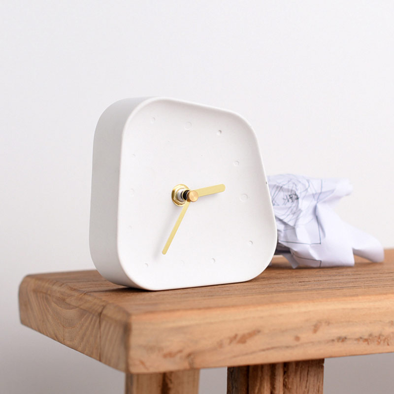 Geometry Shaped Cement Table Clock - Orchid Unique