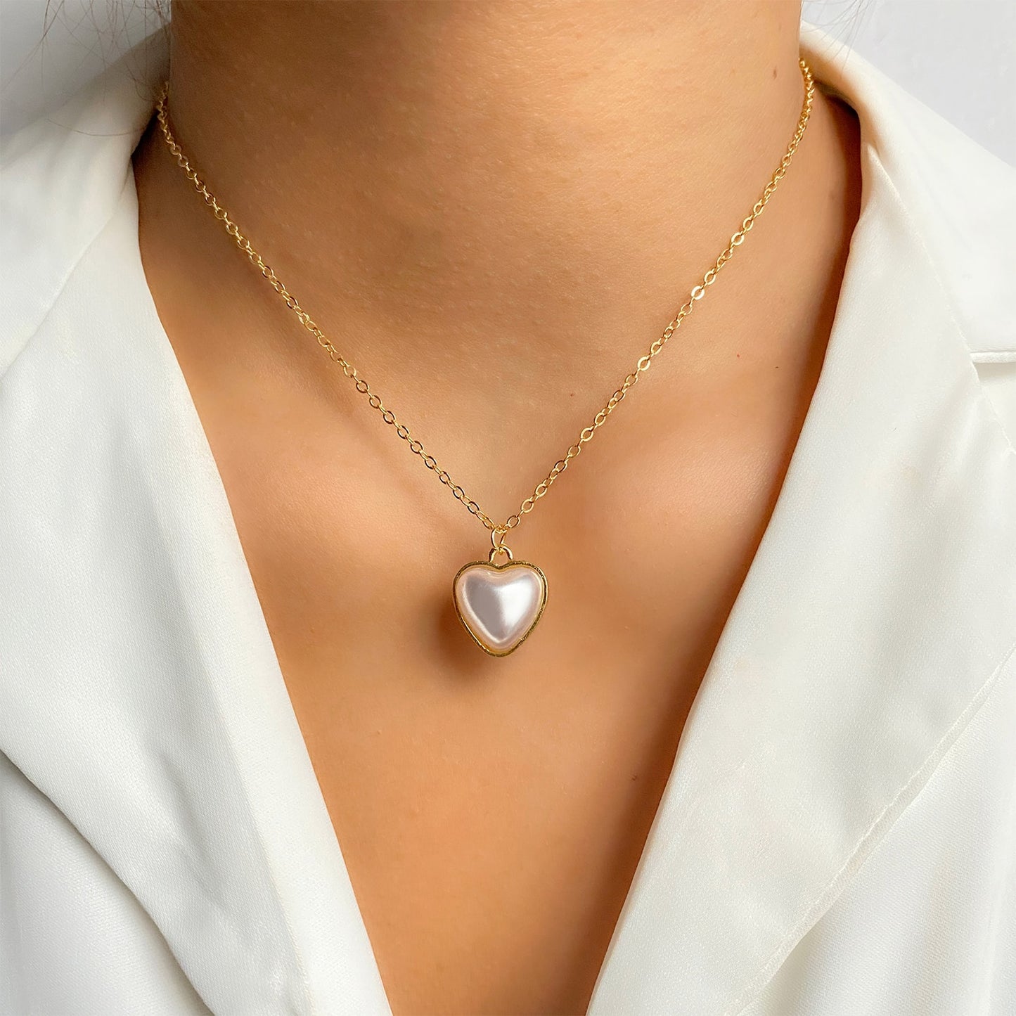 ZOVOLI Dainty Pearl Nicklace - Orchid Unique