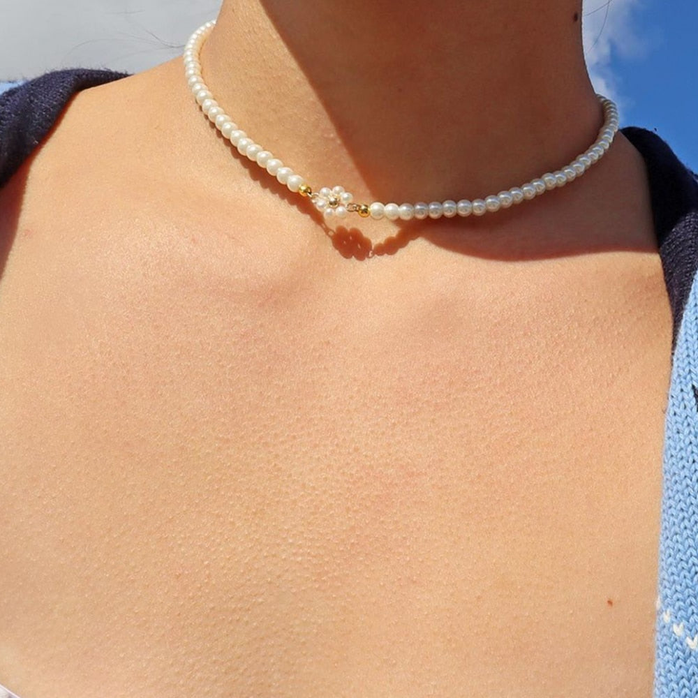 ZOVOLI Dainty Pearl Nicklace - Orchid Unique