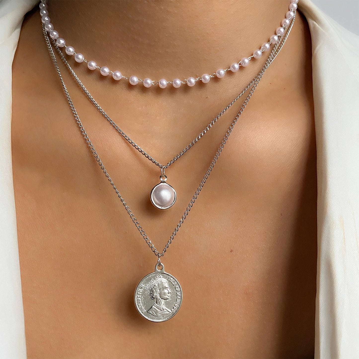 ZOVOLI Dainty Pearl Nicklace - Orchid Unique