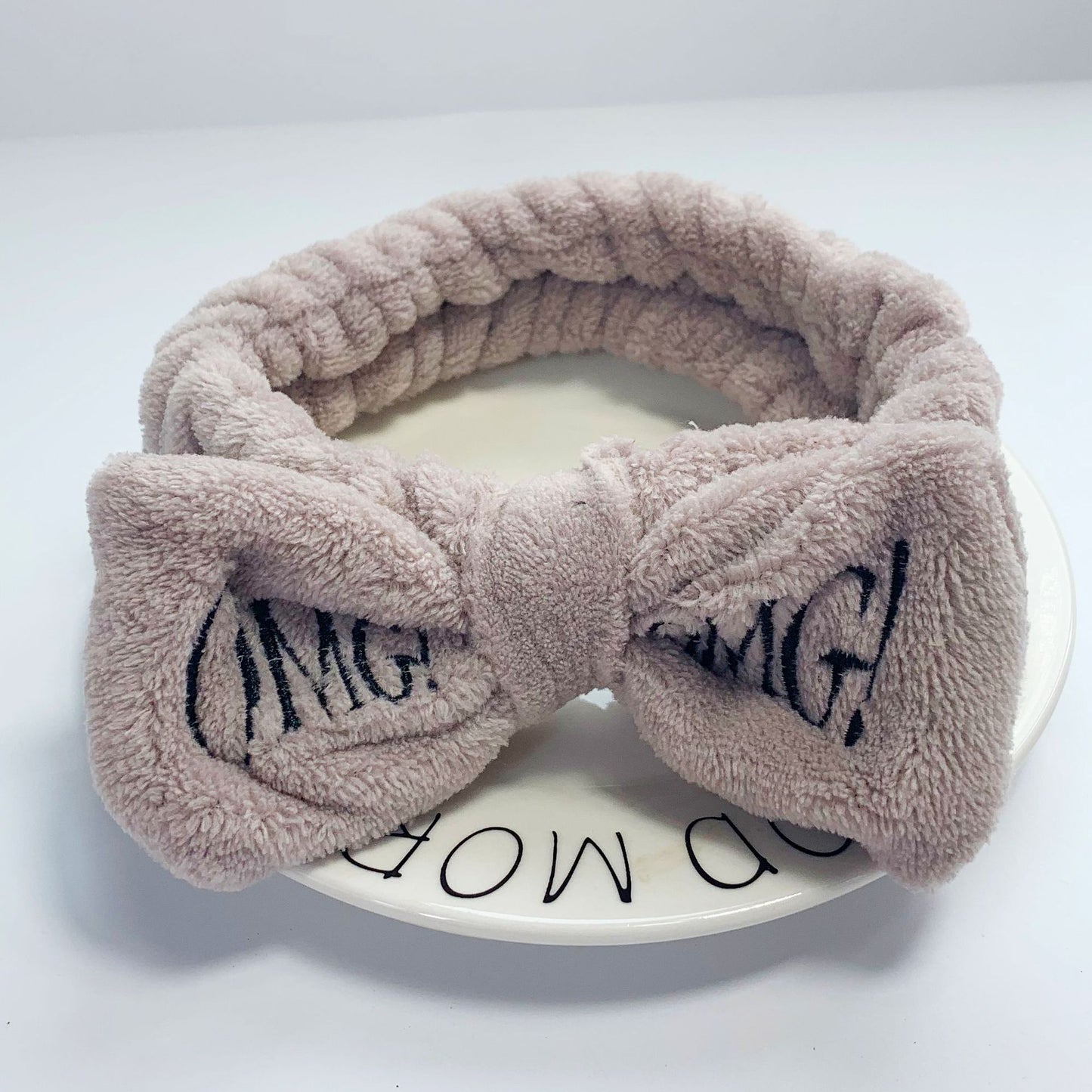 Headband - Orchid Unique  SPECIFICATIONS Type: Headbands Style: Fashion Watermelon red-Gray-Pink-Black-White-light purple-light blue-Dark Brown-med4-med1 Headband SPECIFICATIONS Type: Headbands Style: Fashion (Store description)  6 5 34002677  (Store description) 14:200013900-14:691-14:1052-14:193-14:29-14:202135821-14:200013901-14:6146-14:203322872#med4-14:4#med1 Watermelon red-Gray-Pink-Black-White-light purple-light blue-Dark Brown-med4-med1 Orchid  Hair Accessories