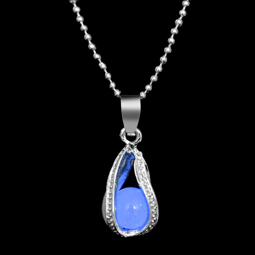 Vintage Glowing Moonstone Pendant Necklace - Orchid Unique