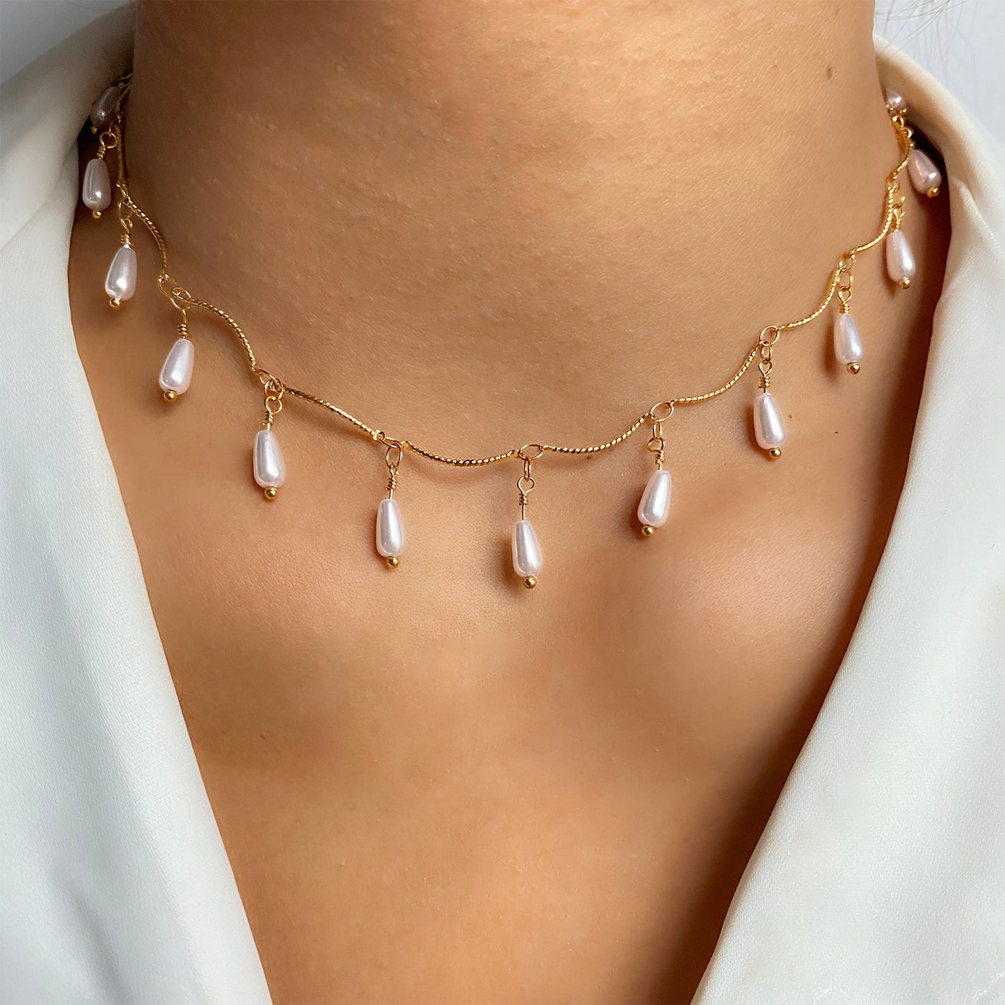 ZOVOLI Dainty Pearl Nicklace - Orchid Unique