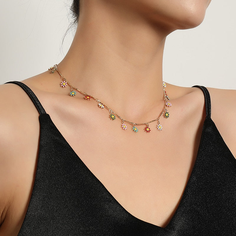 Handmade Colorful Daisy Necklace - Orchid Unique