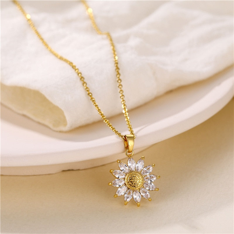 Elegant Flower Daisy Clavicle Necklace - Orchid Unique