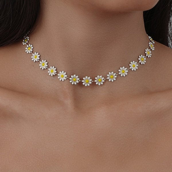 Elegant Flower Daisy Clavicle Necklace - Orchid Unique