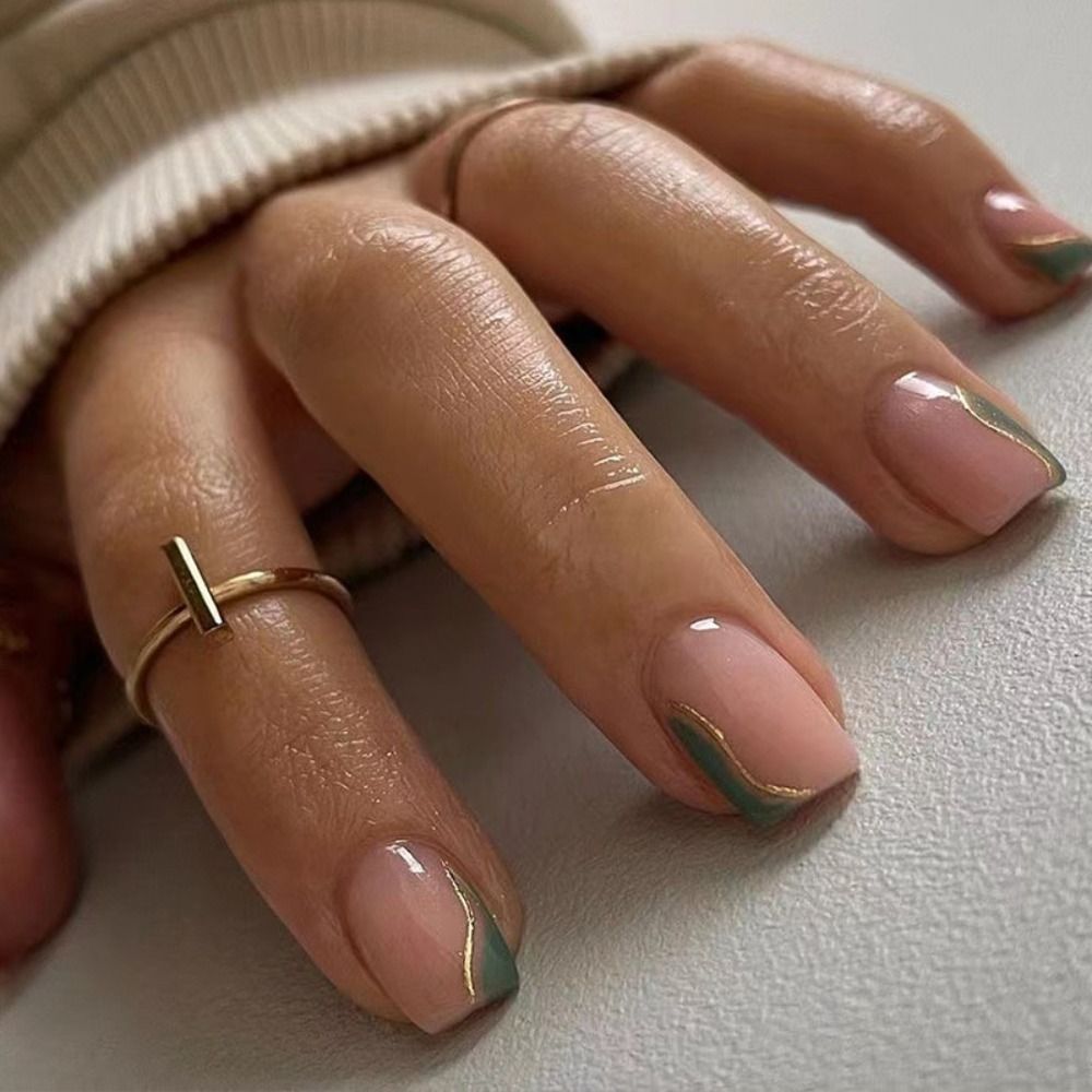Wave Line Short Ballet French False Nails - Orchid Unique