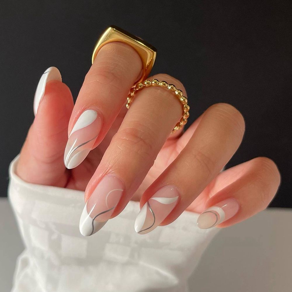 Almond Shape Fake Nails - Orchid Unique