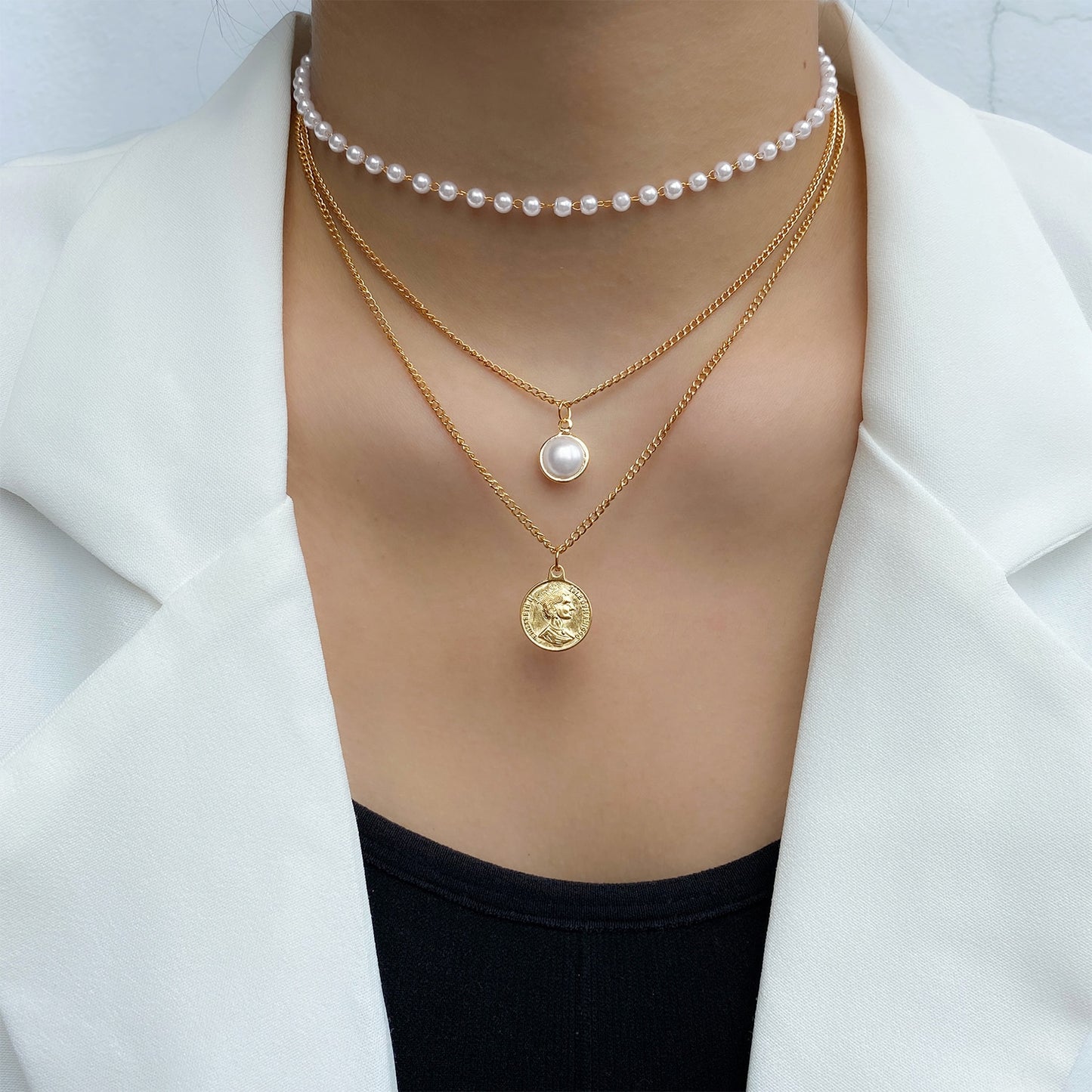 ZOVOLI Dainty Pearl Nicklace - Orchid Unique