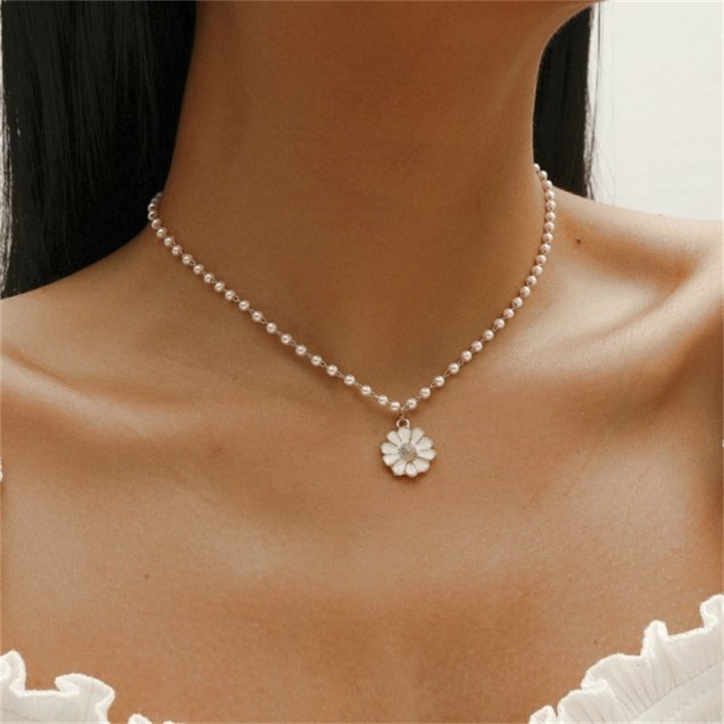 Elegant Flower Daisy Clavicle Necklace - Orchid Unique