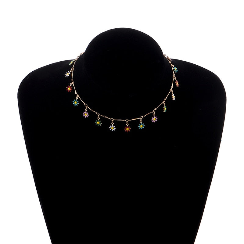 Handmade Colorful Daisy Necklace - Orchid Unique