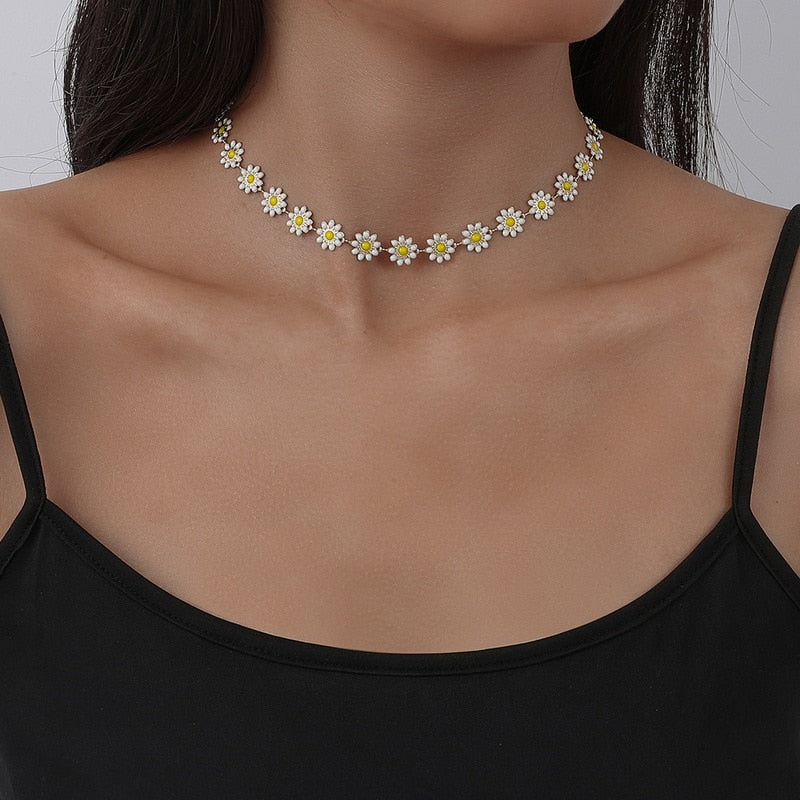 Elegant Flower Daisy Clavicle Necklace - Orchid Unique