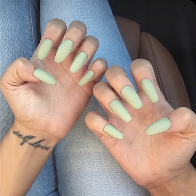 Short Coffin Fake Nails - Orchid Unique
