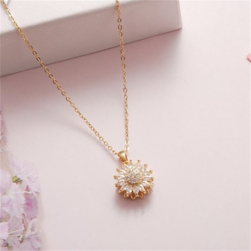 Elegant Flower Daisy Clavicle Necklace - Orchid Unique