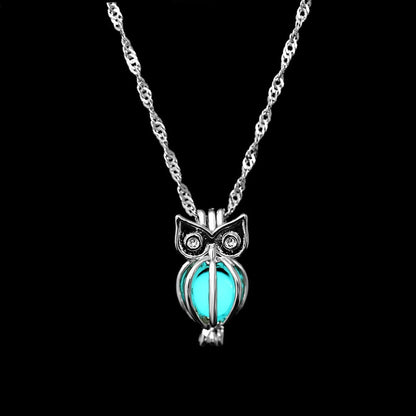 Vintage Glowing Moonstone Pendant Necklace - Orchid Unique 